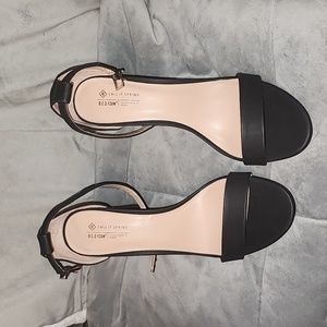 Call it Spring sandal